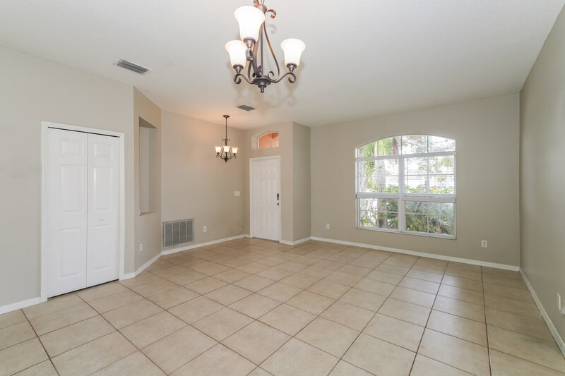 1,955/Mo, 5426 Passing Pine Ln Zephyrhills, FL 33541 Living Room View 2