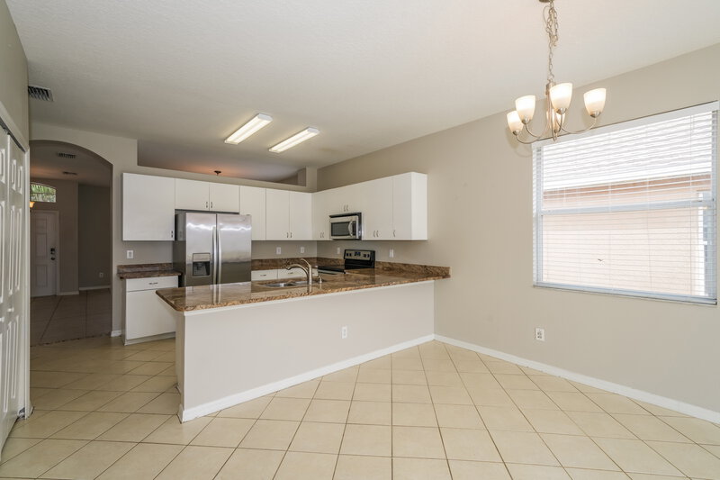 1,955/Mo, 5426 Passing Pine Ln Zephyrhills, FL 33541 Breakfast Nook View