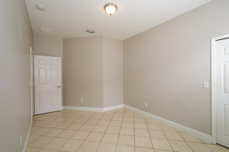 1,955/Mo, 5426 Passing Pine Ln Zephyrhills, FL 33541 Bedroom View 2