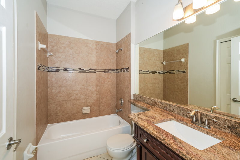 1,955/Mo, 5426 Passing Pine Ln Zephyrhills, FL 33541 Bathroom View
