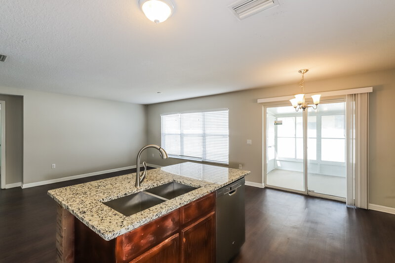 2,130/Mo, 10601 Boyette Creek Blvd Riverview, FL 33569 Kitchen View 3
