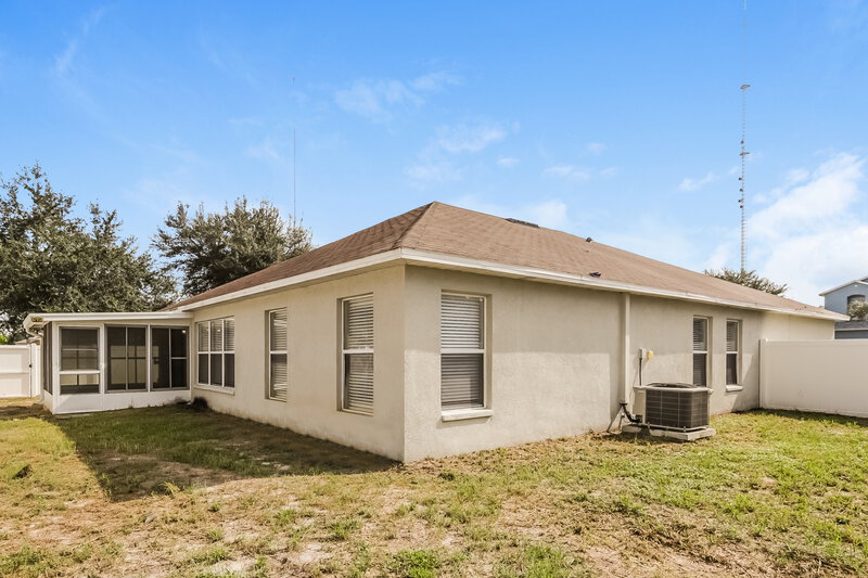 2,130/Mo, 10601 Boyette Creek Blvd Riverview, FL 33569 Rear View