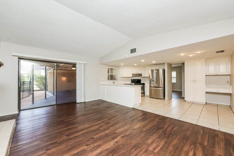 2,430/Mo, 3610 Fairway Forest Dr Palm Harbor, FL 34685 Family Room View 2