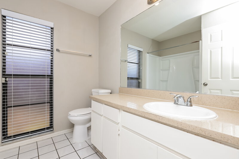 2,430/Mo, 3610 Fairway Forest Dr Palm Harbor, FL 34685 Bathroom View