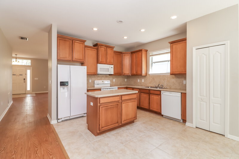 2,195/Mo, 11746 Colony Lakes Blvd New Port Richey, FL 34654 Kitchen View 2