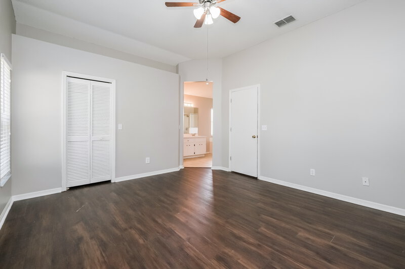 2,345/Mo, 5931 Azure Dr Wesley Chapel, FL 33545 Main Bedroom View