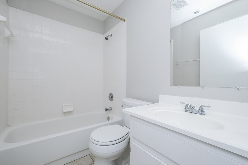 2,345/Mo, 5931 Azure Dr Wesley Chapel, FL 33545 Bathroom View