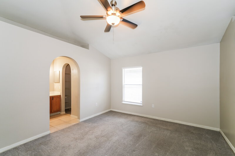 2,085/Mo, 17026 Ongar Ct Land O Lakes, FL 34638 Main Bedroom View