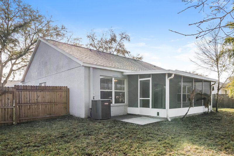 2,135/Mo, 4537 Steel Dust Ln Lutz, FL 33559 Rear View