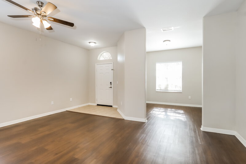 2,400/Mo, 3832 Washburn Pl Wesley Chapel, FL 33543 Living Room View