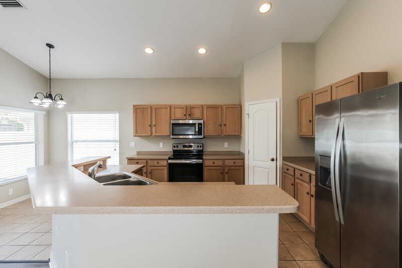 2,230/Mo, 3832 Washburn Pl Wesley Chapel, FL 33543 Kitchen View