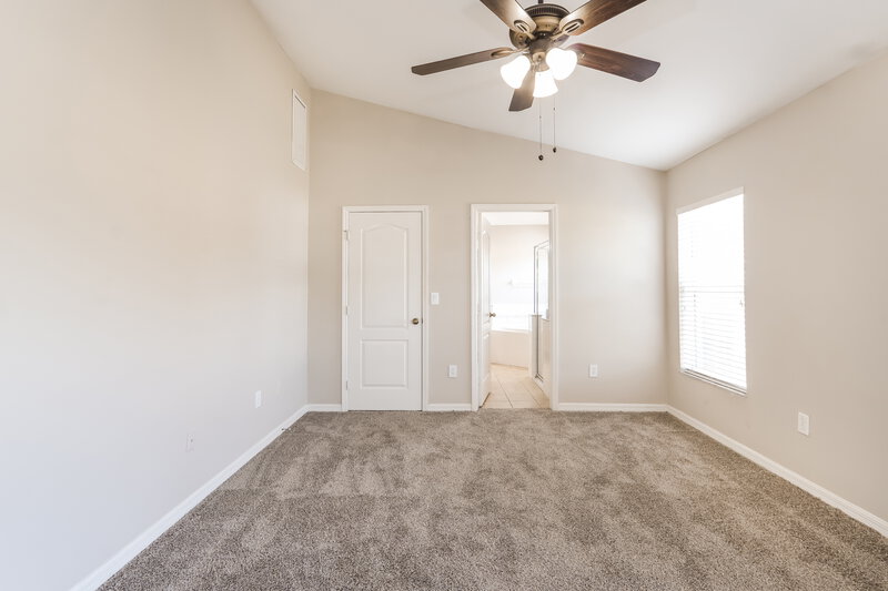 2,400/Mo, 3832 Washburn Pl Wesley Chapel, FL 33543 Main Bedroom View