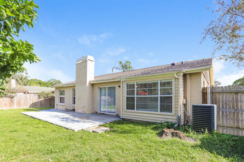 2,580/Mo, 5030 Oakshire Dr Tampa, FL 33625 Rear View