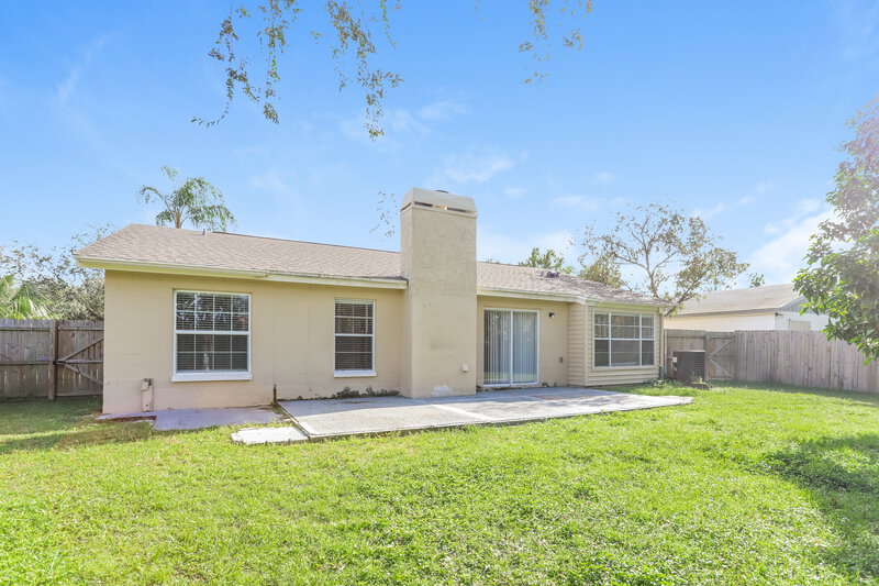 2,580/Mo, 5030 Oakshire Dr Tampa, FL 33625 Rear View 2