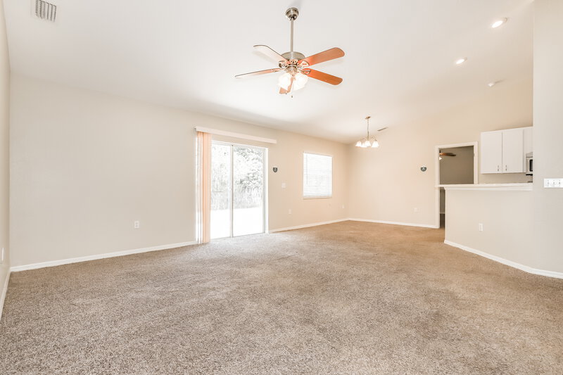 1,900/Mo, 184 Seven Oaks Dr Mulberry, FL 33860 Living Room View