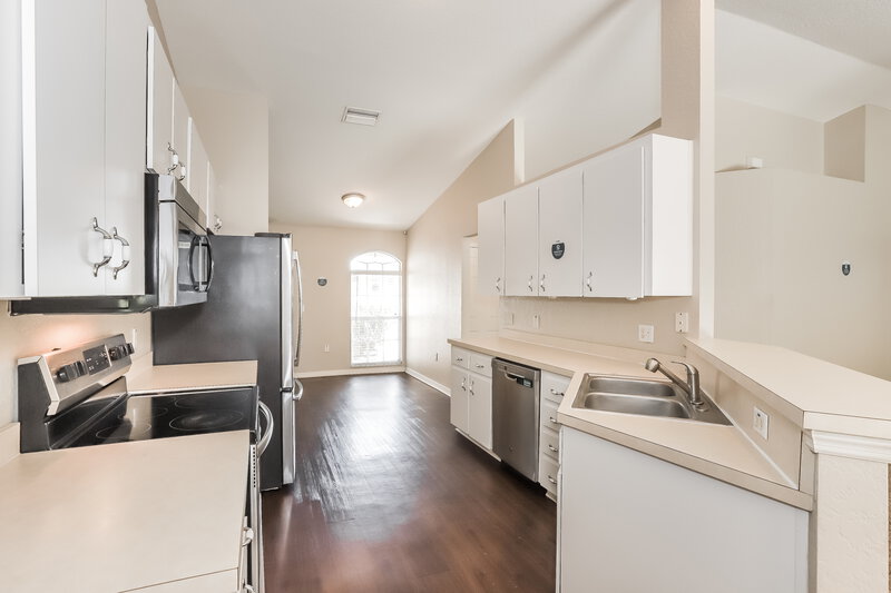 1,900/Mo, 184 Seven Oaks Dr Mulberry, FL 33860 Kitchen View