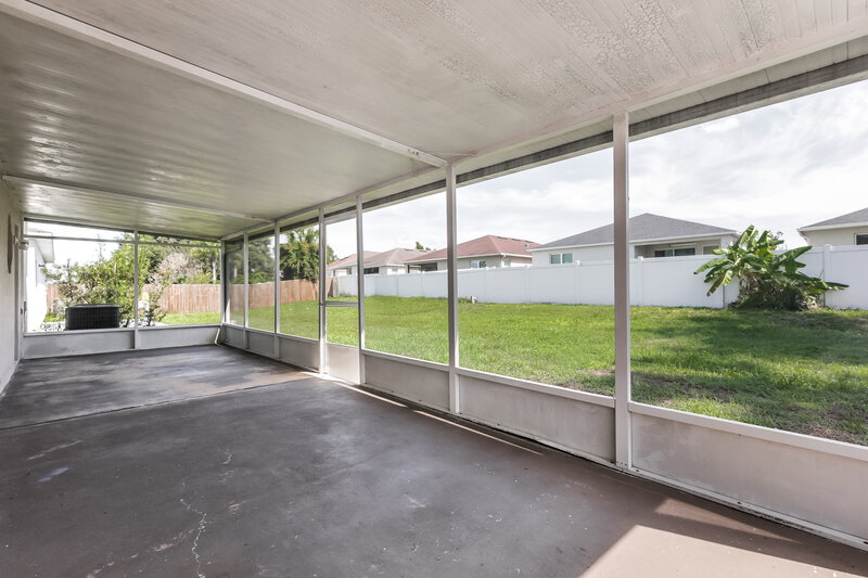 2,175/Mo, 25213 Hyde Park Blvd Land O Lakes, FL 34639 Sun Room View