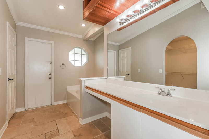 2,175/Mo, 25213 Hyde Park Blvd Land O Lakes, FL 34639 Main Bathroom View