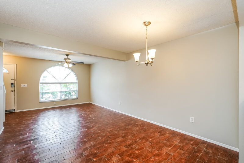 2,000/Mo, 3404 Brigadoon Dr Clearwater, FL 33759 Dining Room View