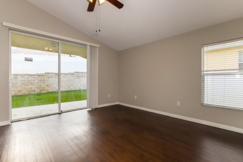 0/Mo, 7912 Merchantville Cir Zephyrhills, FL 33540 Family Room View