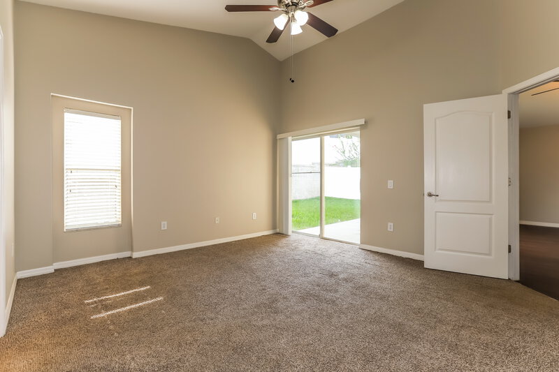 0/Mo, 7912 Merchantville Cir Zephyrhills, FL 33540 Main Bedroom View 2