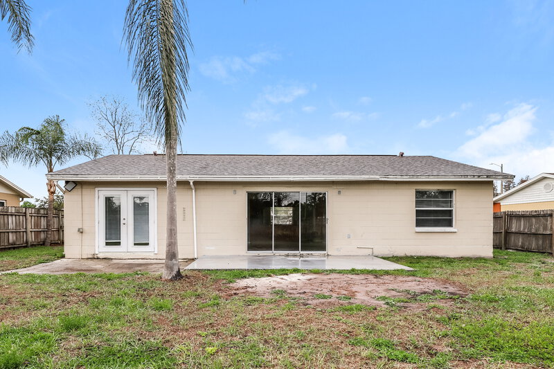 2,240/Mo, 4906 Hi Vista Cir Tampa, FL 33625 Rear View