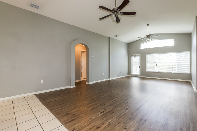 1,970/Mo, 543 Emerald Cove Loop Lakeland, FL 33813 Living Room View
