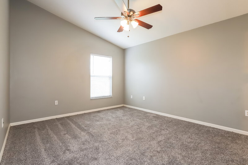 1,970/Mo, 543 Emerald Cove Loop Lakeland, FL 33813 Main Bedroom View