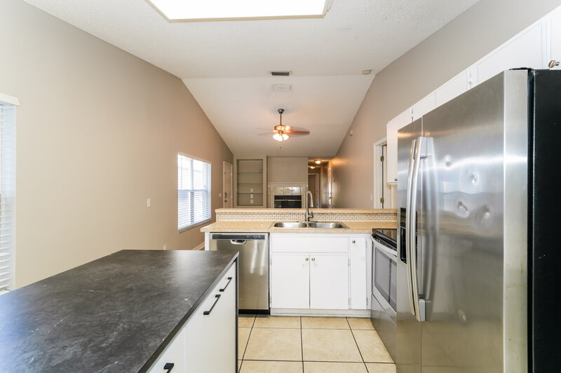 1,950/Mo, 4313 Longshore Dr Land O Lakes, FL 34639 Kitchen View 3