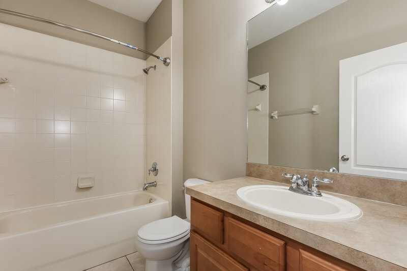 2,815/Mo, 444 Arch Ridge Loop Seffner, FL 33584 Bathroom View
