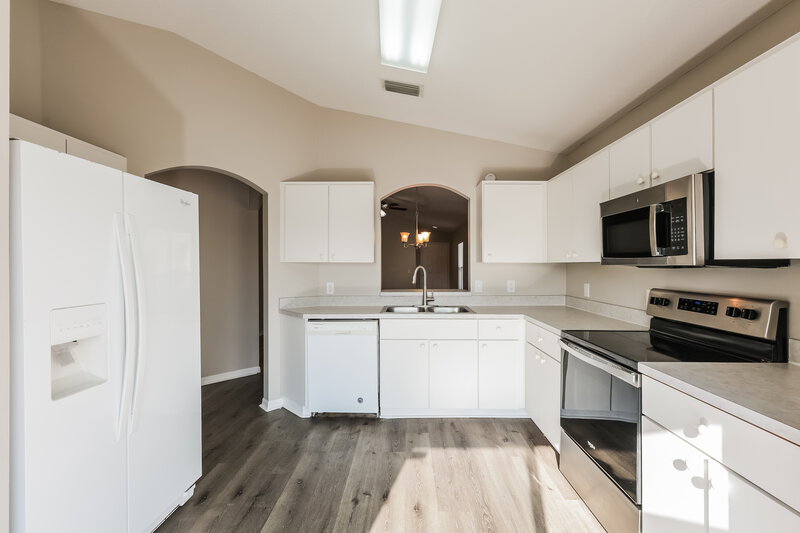 1,945/Mo, 12606 Montford Ln Riverview, FL 33579 Kitchen View 2