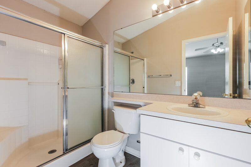 1,945/Mo, 12606 Montford Ln Riverview, FL 33579 Bathroom View