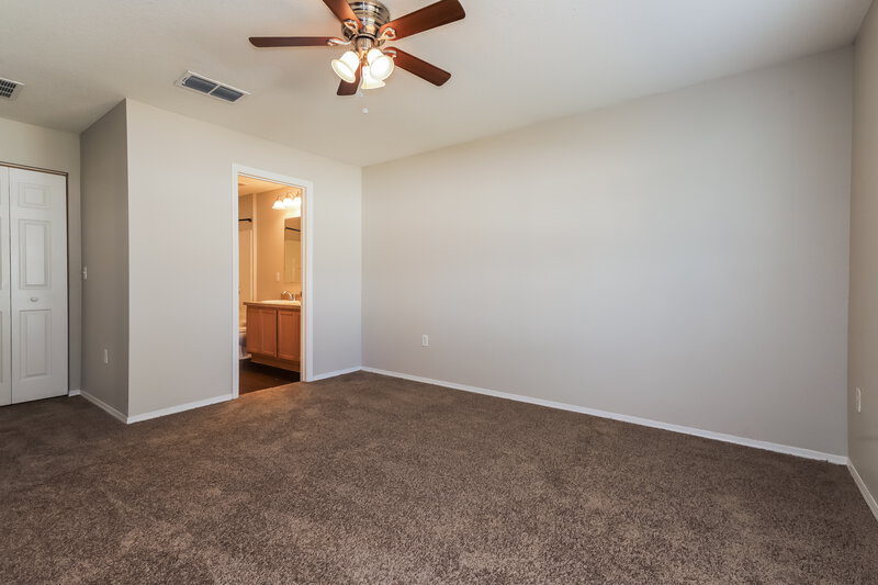 2,060/Mo, 11211 Running Pine Dr Riverview, FL 33569 Main Bedroom View 2