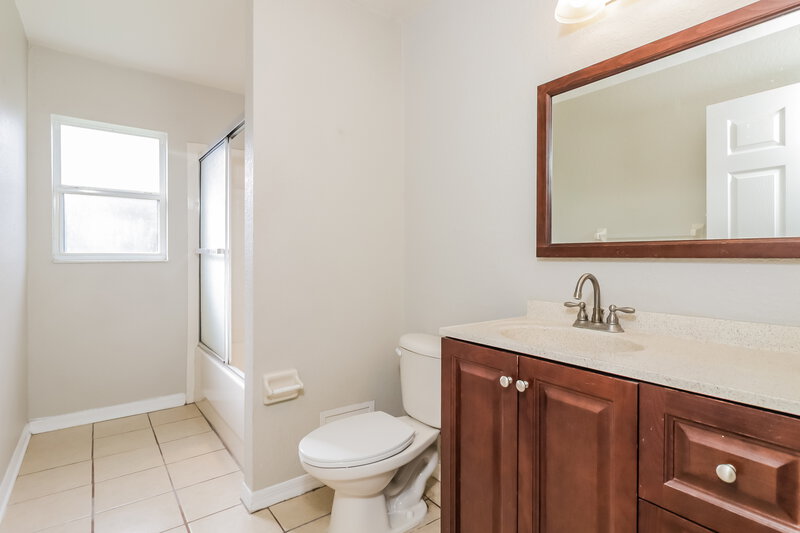 2,195/Mo, 8834 Pebblebrooke Dr Lakeland, FL 33810 Bathroom View