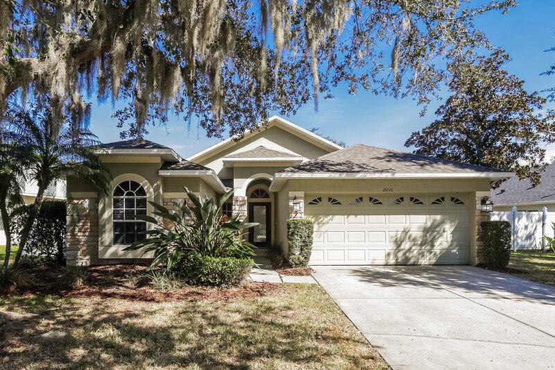 2,315/Mo, 2010 Berry Lake Dr Brandon, FL 33510 External View