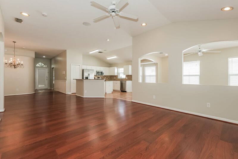 2,315/Mo, 2010 Berry Lake Dr Brandon, FL 33510 Family Room View 2