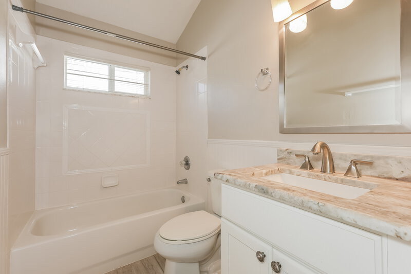 2,315/Mo, 2010 Berry Lake Dr Brandon, FL 33510 Bathroom View
