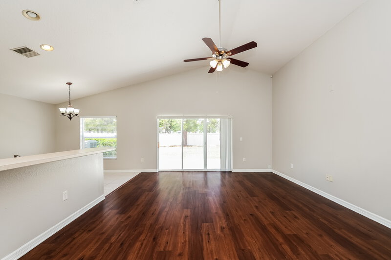 2,040/Mo, 10313 Celtic Ash Dr Ruskin, FL 33573 Living Room View 2
