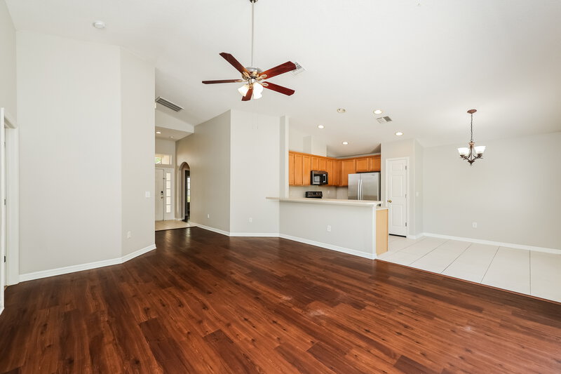 2,040/Mo, 10313 Celtic Ash Dr Ruskin, FL 33573 Living Room View 3