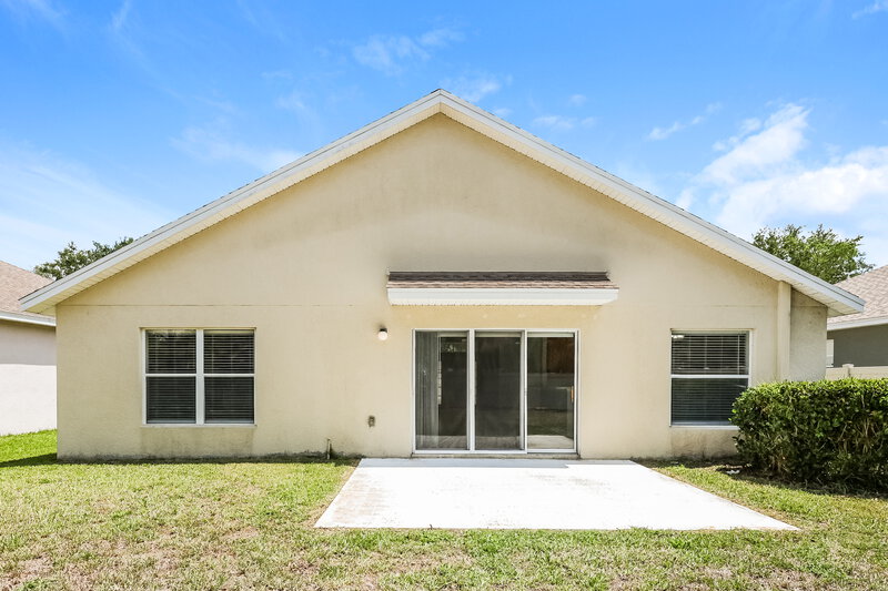 2,040/Mo, 10313 Celtic Ash Dr Ruskin, FL 33573 Rear View