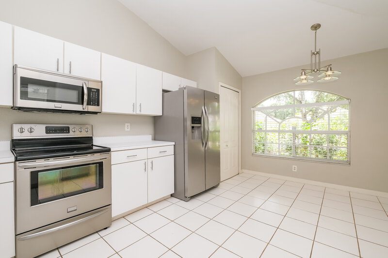 2,315/Mo, 9339 Hidden Water Cir Riverview, FL 33578 Kitchen View 2