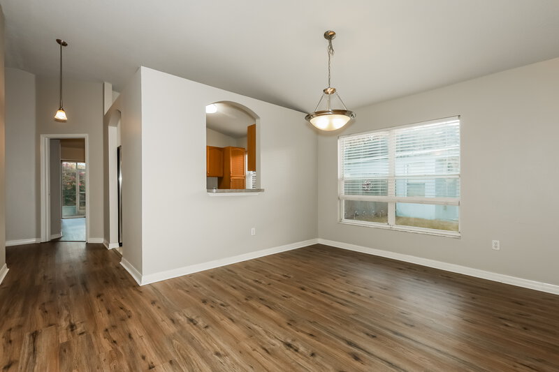 1,925/Mo, 1036 Lake Shore Ranch Dr Seffner, FL 33584 Dining Room View 2