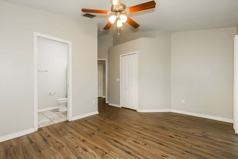 1,925/Mo, 1036 Lake Shore Ranch Dr Seffner, FL 33584 Main Bedroom View