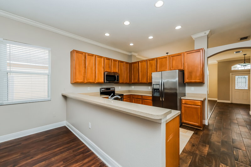1,960/Mo, 35107 Meadow Reach Dr Zephyrhills, FL 33541 Kitchen View 2