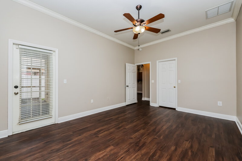 1,960/Mo, 35107 Meadow Reach Dr Zephyrhills, FL 33541 Main Bedroom View 2