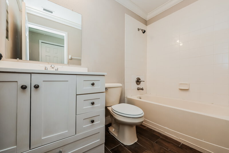 1,960/Mo, 35107 Meadow Reach Dr Zephyrhills, FL 33541 Bathroom View