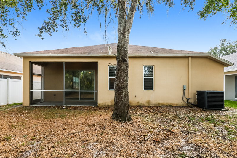 1,960/Mo, 35107 Meadow Reach Dr Zephyrhills, FL 33541 Rear View