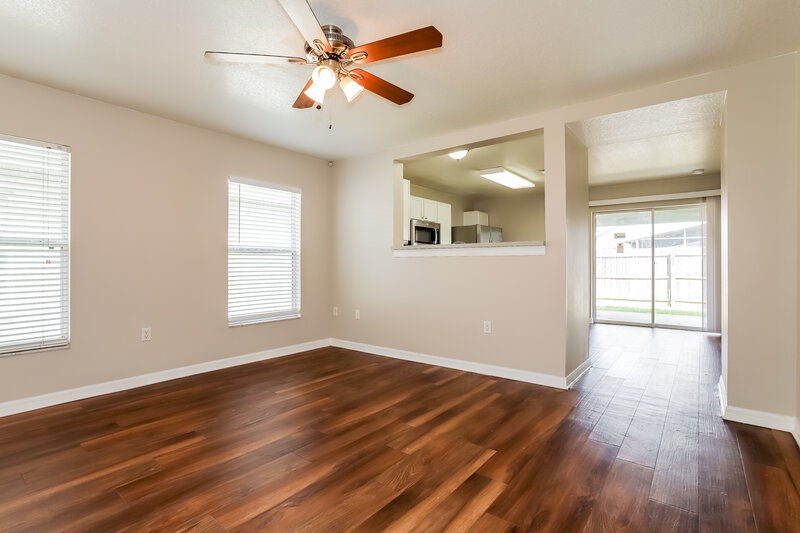 2,005/Mo, 11758 Mango Cross Ct Seffner, FL 33584 Living Room View 2