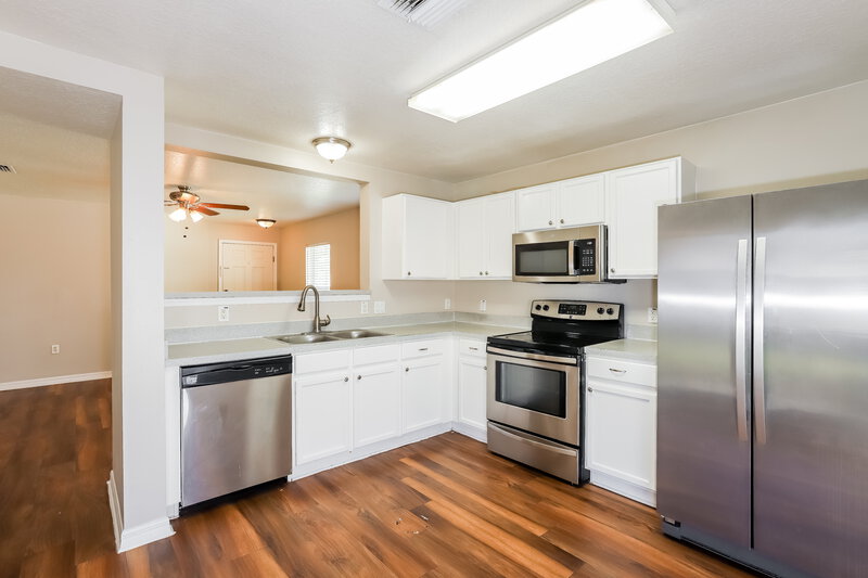 2,005/Mo, 11758 Mango Cross Ct Seffner, FL 33584 Kitchen View