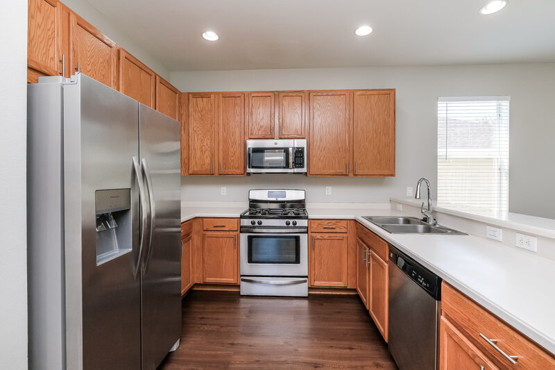 2,480/Mo, 11209 Wembley Landing Dr Lithia, FL 33547 Kitchen View